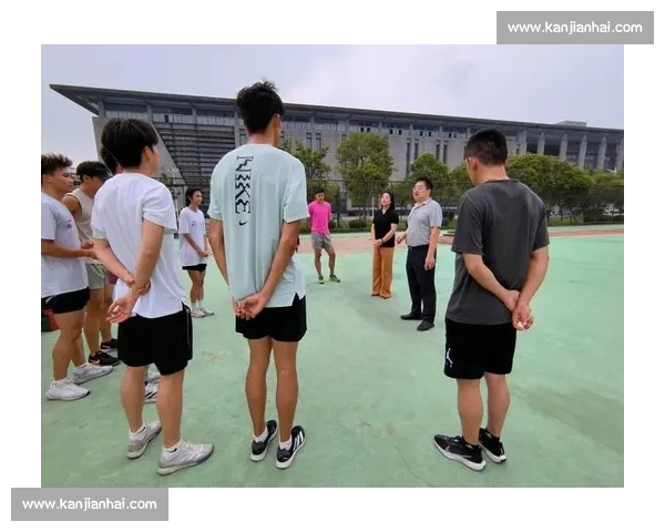 全国田径锦标赛激战正酣运动员奋力拼搏刷新多项个人记录